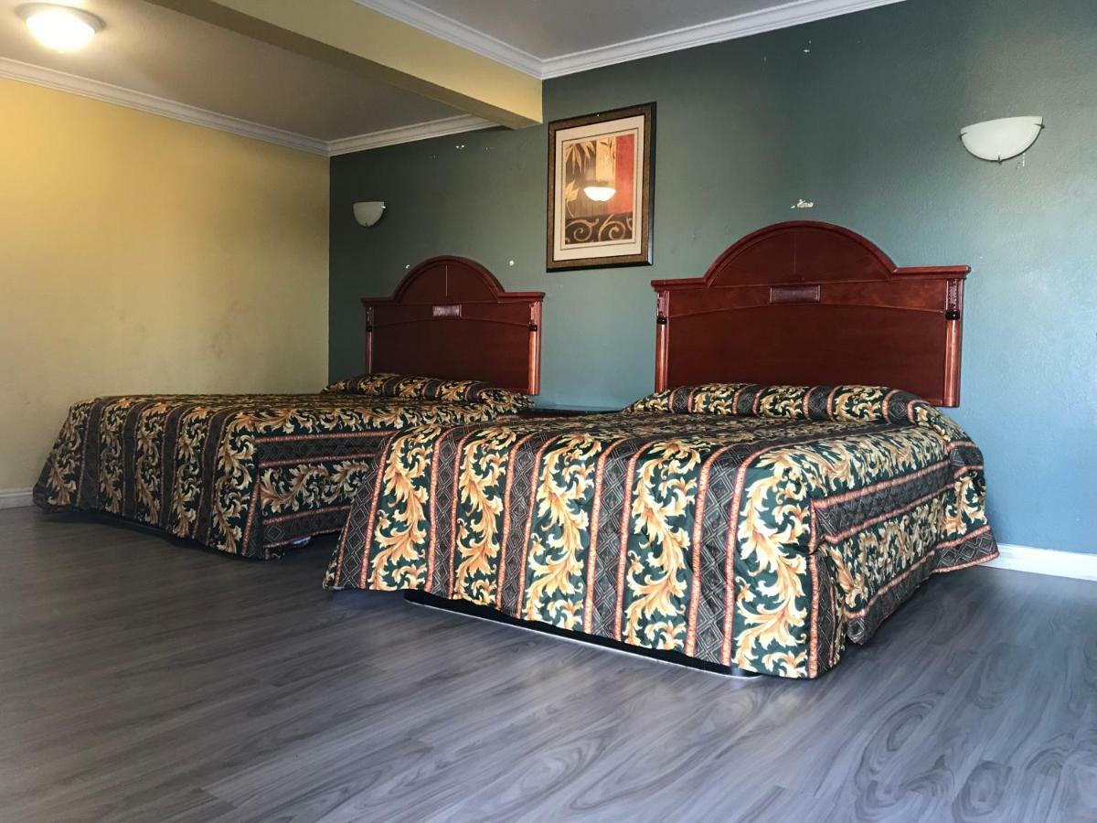 Colony Inn Motel Беллфлауэр Экстерьер фото