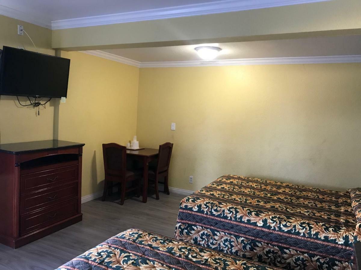 Colony Inn Motel Беллфлауэр Экстерьер фото